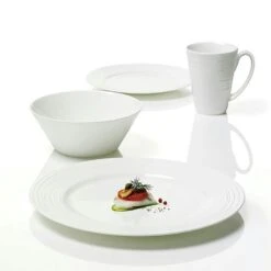 Aida Passion Dinnerware, 16 Pieces