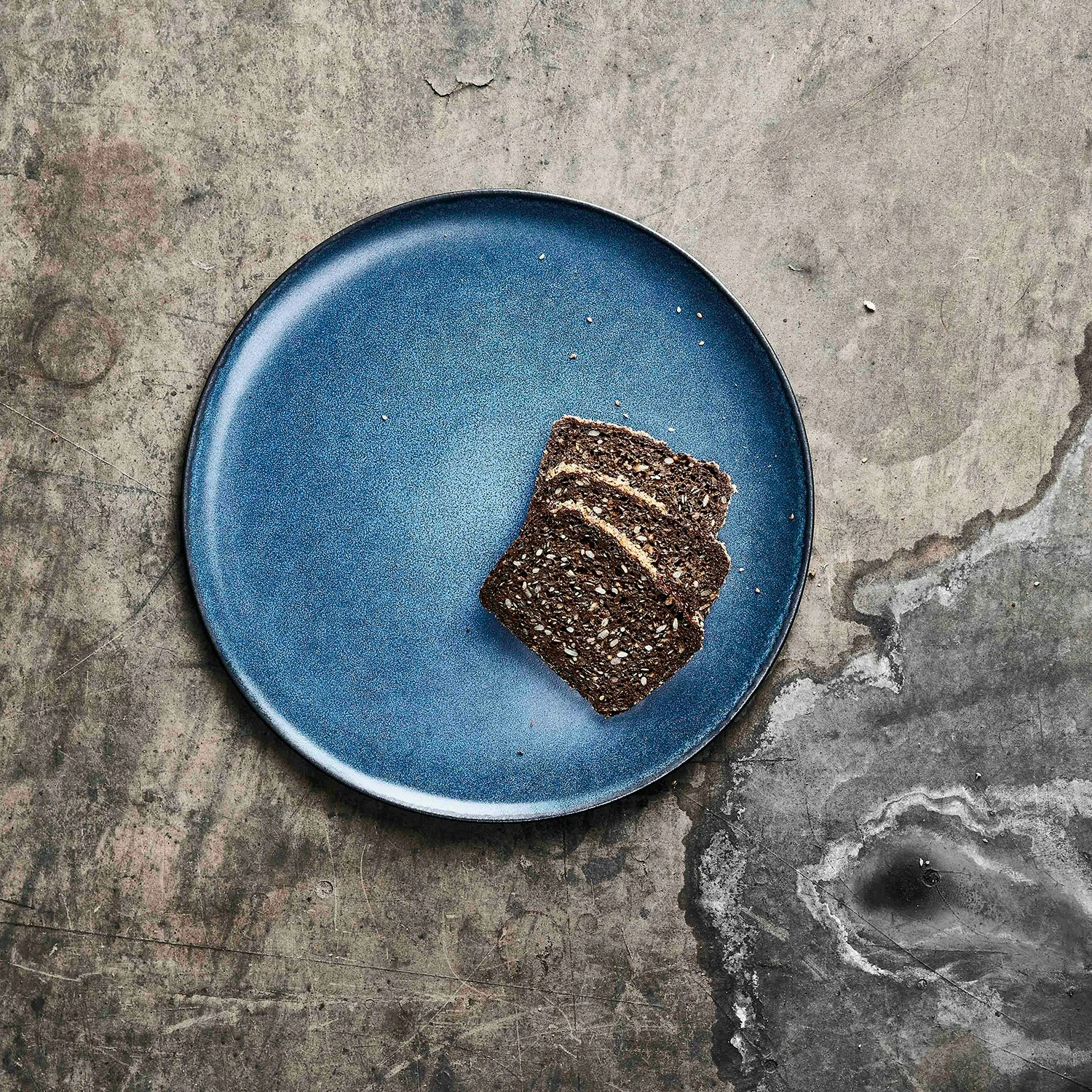 Aida Raw Servierteller 34 Cm, Midnight Blue 2 Aida Raw Servierteller 34 Cm, Midnight Blue – Bild 2