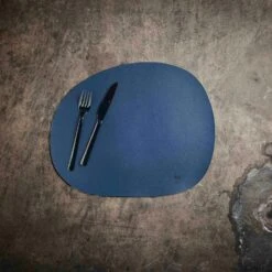 Aida Raw Organic Tischset 33,5x41 Cm, Insignia Blue -Günstiges Tafelglanz Geschäft aida raw tischset organic 14