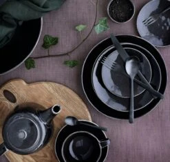 Broste Copenhagen Nordic Eierbecher, Grau/Weiß -Günstiges Tafelglanz Geschäft broste copenhagen nordic eierbecher 1 1