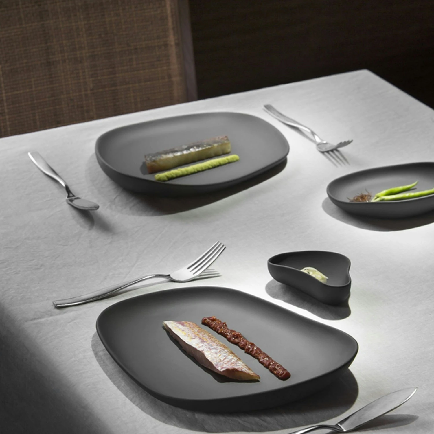 Yayoi Geschirr 4 Teile, Matt Black 3 Yayoi Geschirr 4 Teile, Matt Black – Bild 3