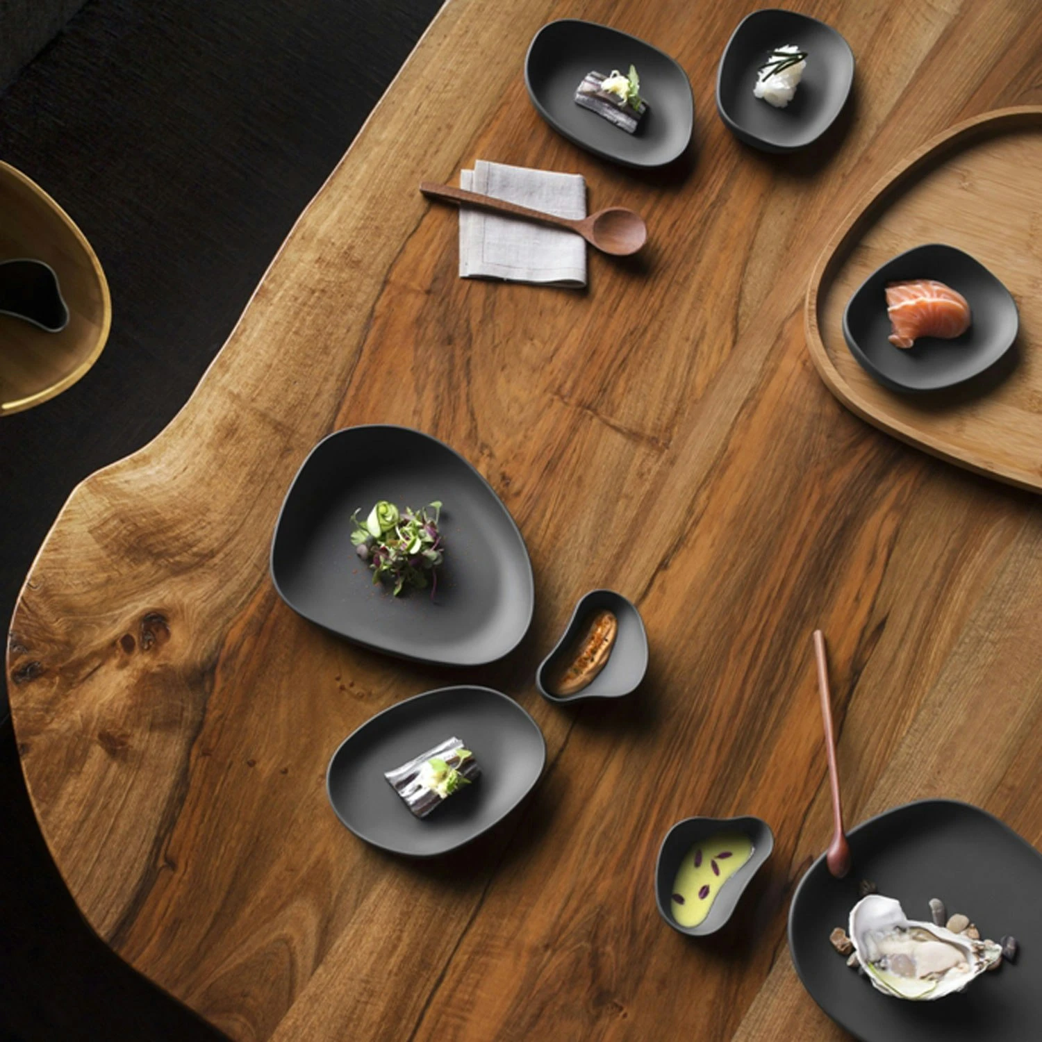 Yayoi Geschirr 4 Teile, Matt Black 6 Yayoi Geschirr 4 Teile, Matt Black – Bild 6