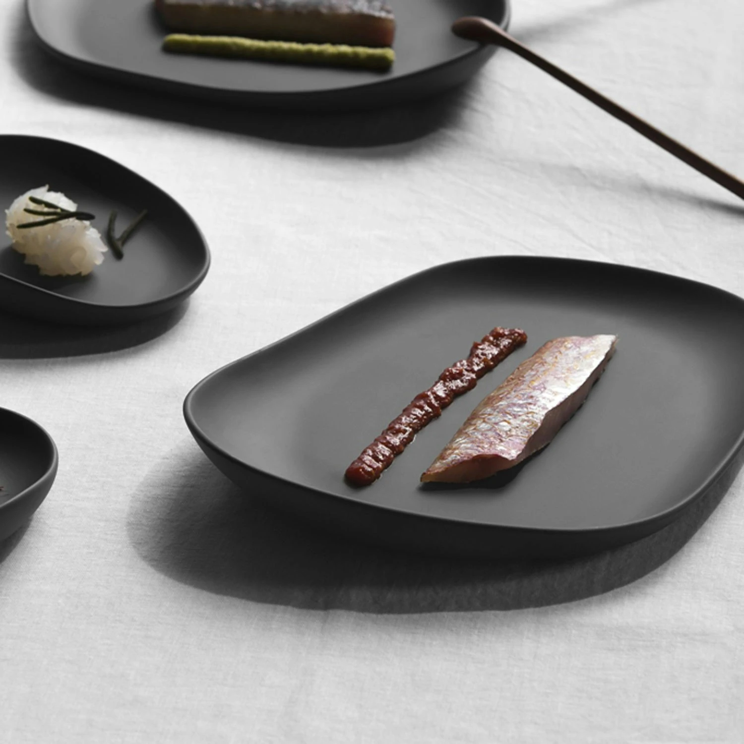 Yayoi Geschirr 4 Teile, Matt Black 2 Yayoi Geschirr 4 Teile, Matt Black – Bild 2