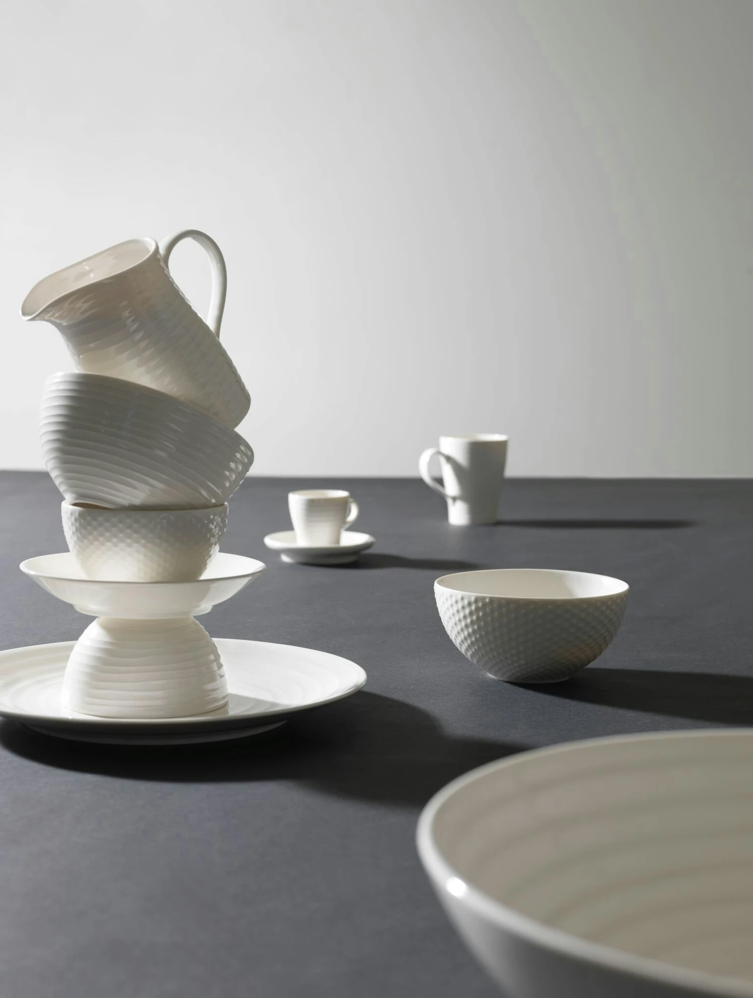 Design House Stockholm Blond Teller Gestreift 28 Cm, Weiß 2 Design House Stockholm Blond Teller Gestreift 28 Cm, Weiß – Bild 2