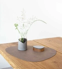 LIND DNA Curve Nupo Tischset L, 37x44 Cm/ Braun -Günstiges Tafelglanz Geschäft lind dna curve nupo tischset l 37x44 cm 83