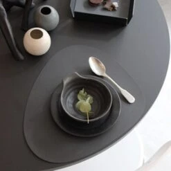 LIND DNA Curve Nupo Tischset L, 37x44 Cm/ Schwarz -Günstiges Tafelglanz Geschäft lind dna curve nupo tischset l 37x44 cm 9