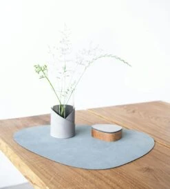 LIND DNA Curve Nupo Tischset L, 37x44 Cm/ Hellblau 6 LIND DNA Curve Nupo Tischset L, 37x44 Cm/ Hellblau -Günstiges Tafelglanz Geschäft lind dna curve nupo tischset l 37x44 cm 90