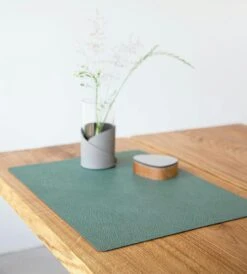 LIND DNA Square Hippo Tischset L, 35x45 Cm/ Pastellgrün -Günstiges Tafelglanz Geschäft lind dna square hippo tischset l 35x45 cm 17