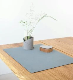 LIND DNA Square Nupo Tischset L, 35x45 CmHellblau -Günstiges Tafelglanz Geschäft lind dna square nupo tischset l 35x45 cm 65