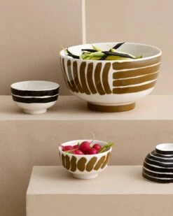 Marimekko Oiva/Hyräily Bowls 30 Cl 3-pack, Dark Sand/White -Günstiges Tafelglanz Geschäft marimekko hyraily bowl 3 dl 3pcs 1