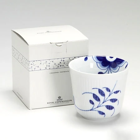 Royal Copenhagen Black Fluted Mega Thermobecher 26 Cl 2 Royal Copenhagen Black Fluted Mega Thermobecher 26 Cl – Bild 2